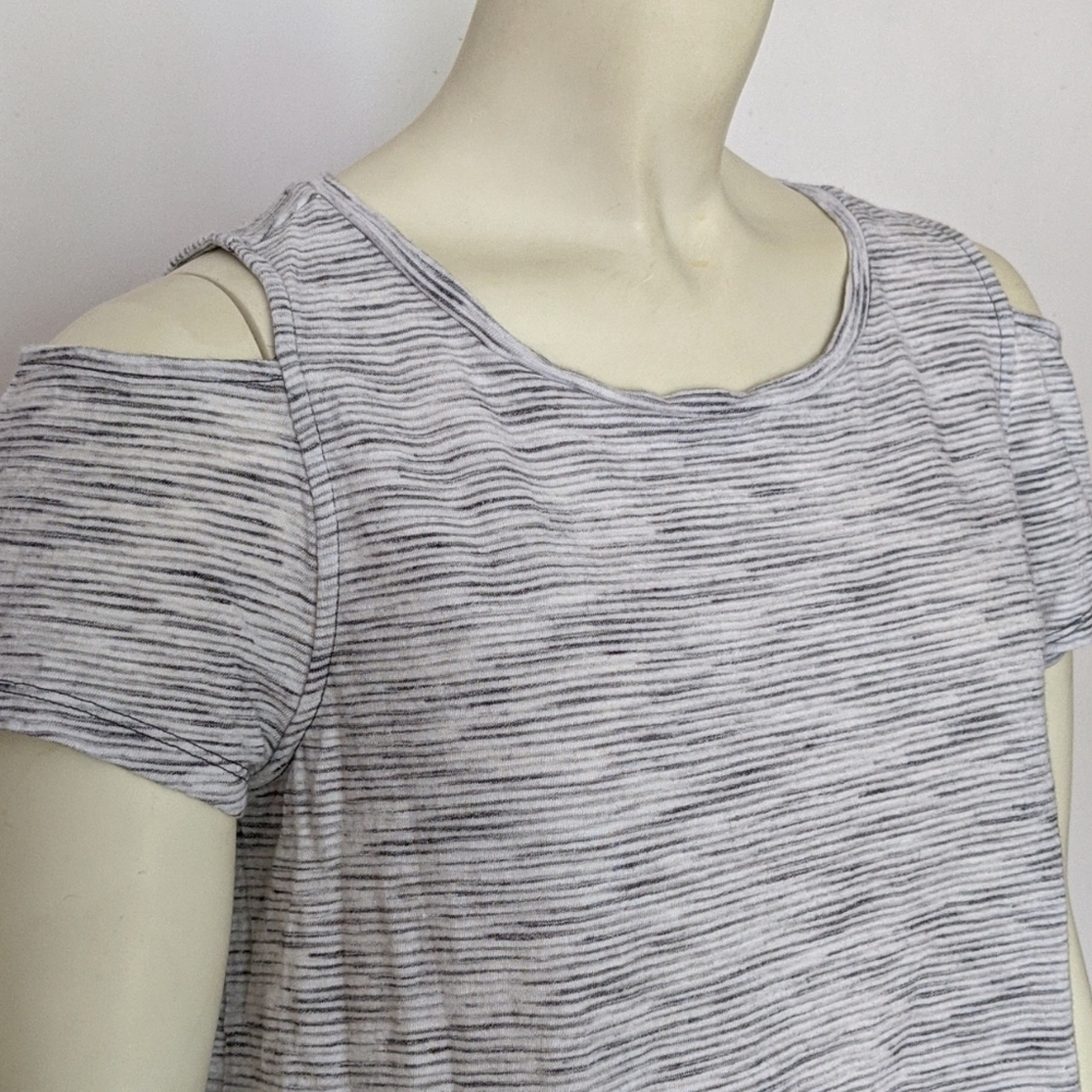 Loft Cold Shoulder Size Medium Pullover Top - image 2